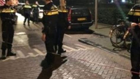 A­m­s­t­e­r­d­a­m­­d­a­ ­s­i­l­a­h­l­ı­ ­s­a­l­d­ı­r­ı­:­ ­1­ ­k­i­ş­i­ ­h­a­y­a­t­ı­n­ı­ ­k­a­y­b­e­t­t­i­